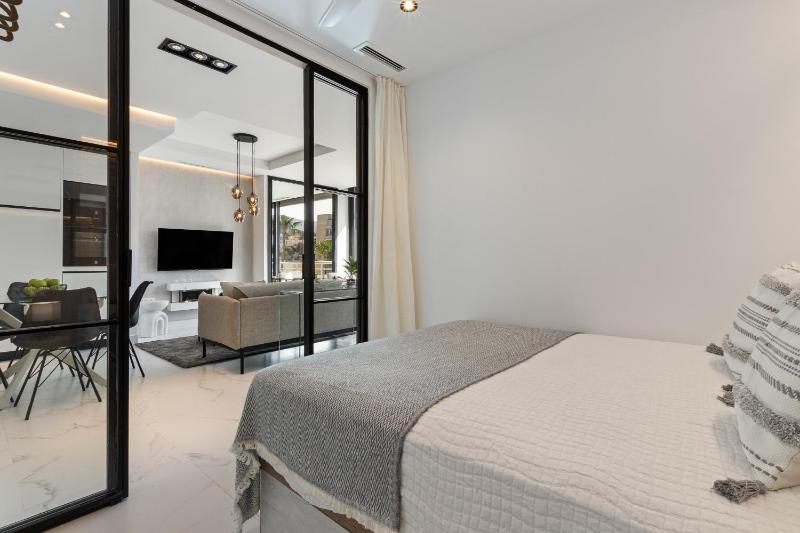 Black and White Beach - Boutique Apartment with Sea Views - image 20