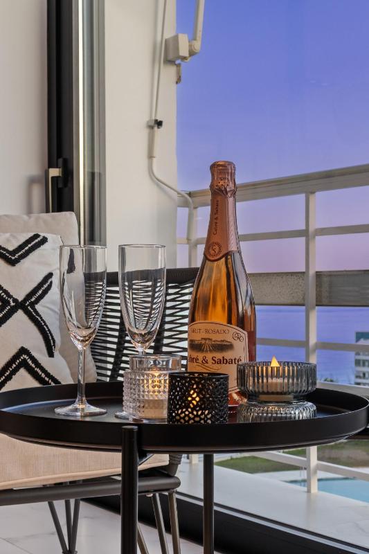 Black and White Beach - Boutique Apartment with Sea Views - image 28