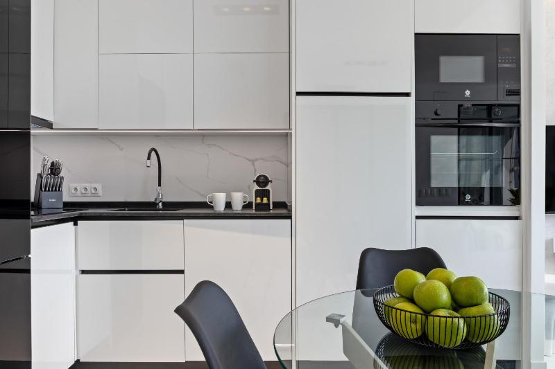 Black and White Beach - Boutique Apartment with Sea Views - image 44
