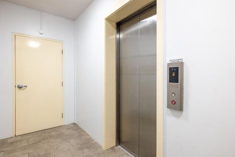 Villa Serene 3 6-10 Market Street - Surfside Apartments WiFi water views Air Con Pool - image 25