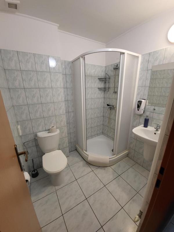 Double Room image 3