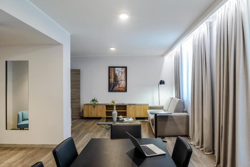 Presidential Suite image 2
