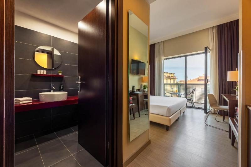 Superior Double Room image 2