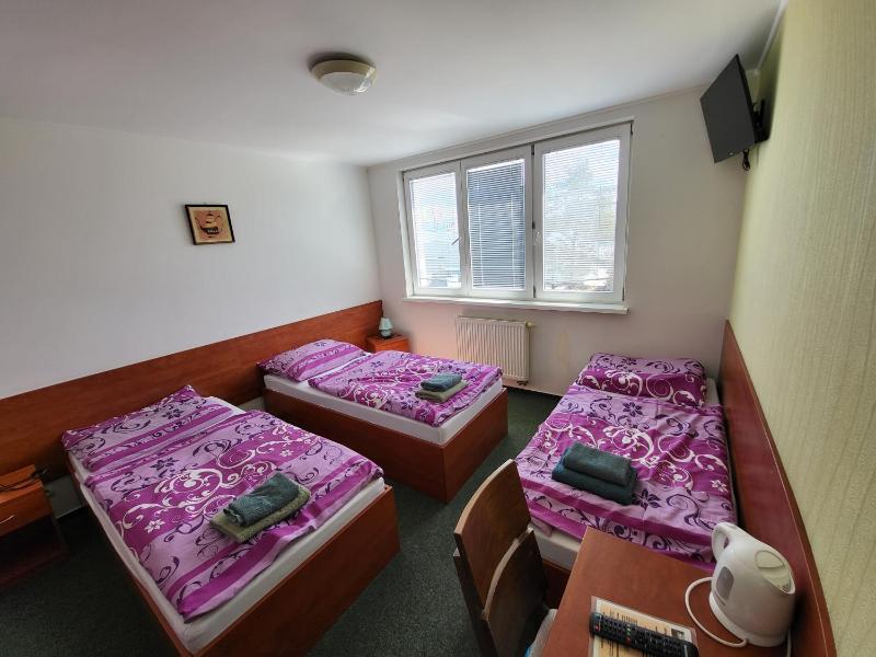 Triple Room with Private Bathroom image 4
