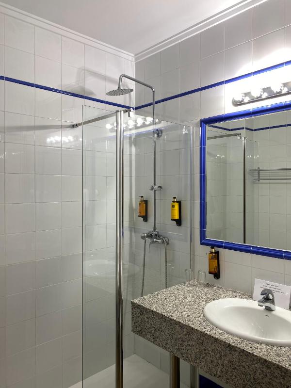 Superior King or Twin Room image 1