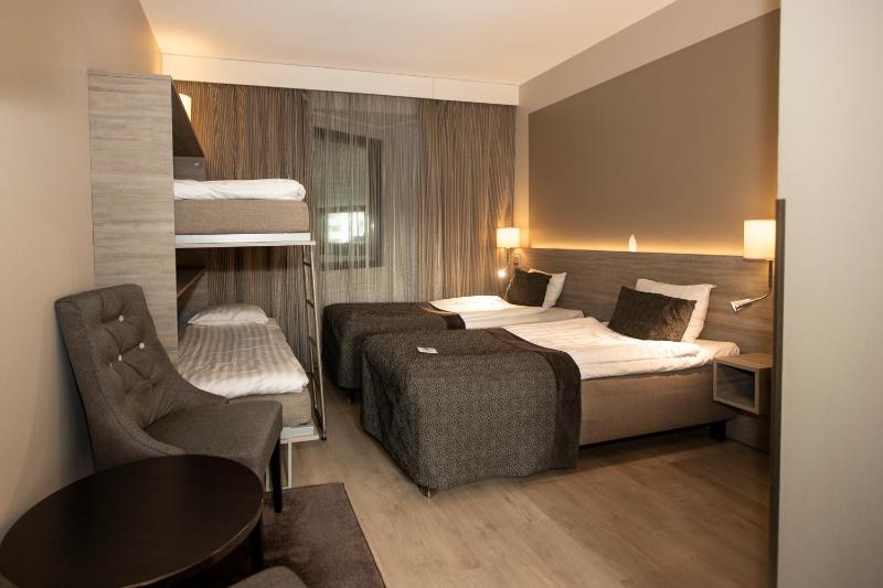 Classic Quadruple Room image 1