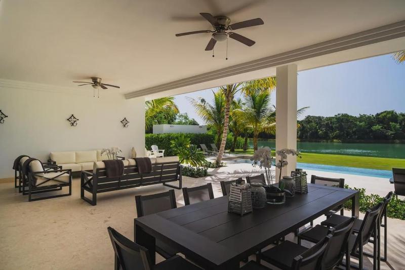 Waterfront Luxury Home in Punta Cana Resort & Club - image 31