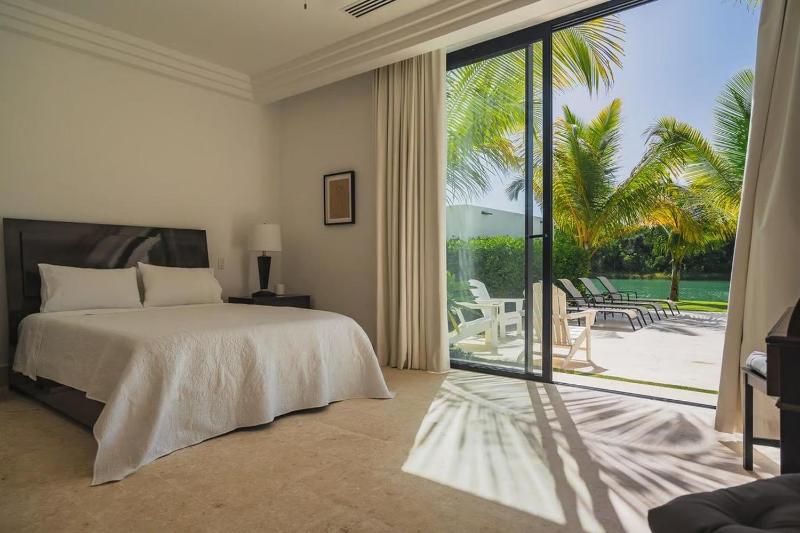 Waterfront Luxury Home in Punta Cana Resort & Club - image 29