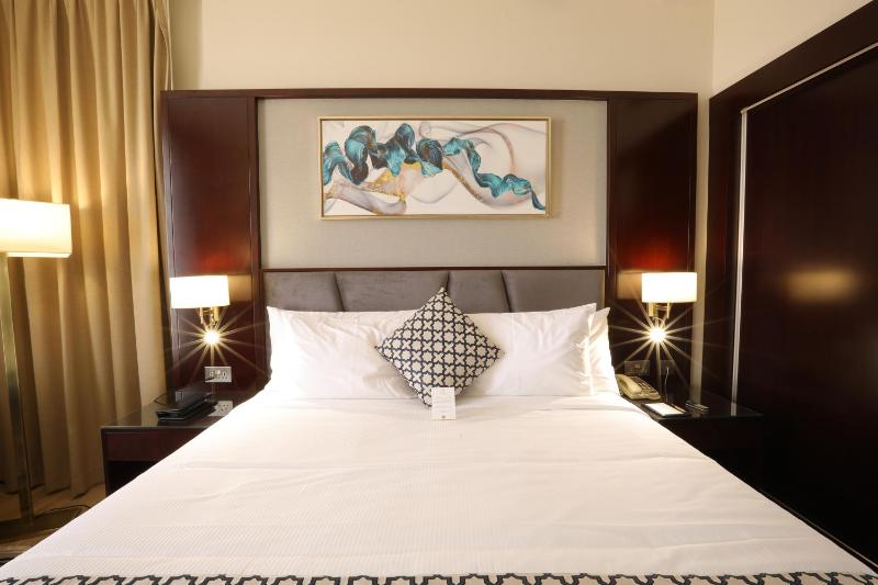 One-Bedroom Apartment with City View with Free Shuttle Beach & Mall Transfer image 3