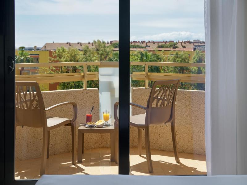 Double Room with Extra Bed (3 Adults) image 1