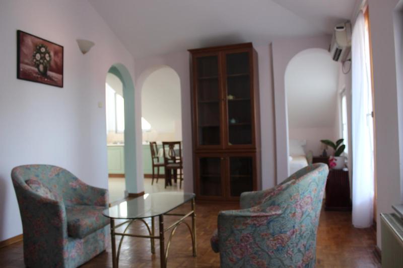 Villa Velzon Guesthouse - image 9