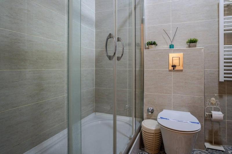 Chic 2BR Retreat House - Heart of Cihangir! #394 - image 16