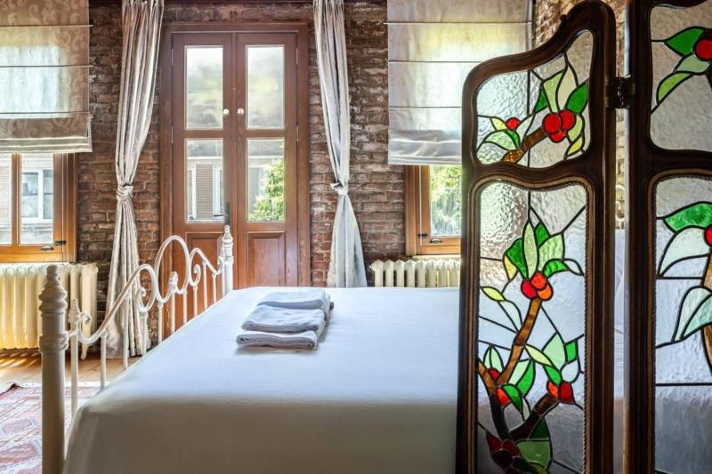 Chic 2BR Retreat House - Heart of Cihangir! #394 - image 9