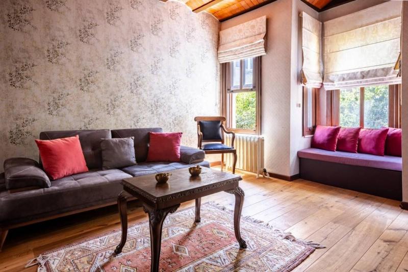 Chic 2BR Retreat House - Heart of Cihangir! #394 - image 2
