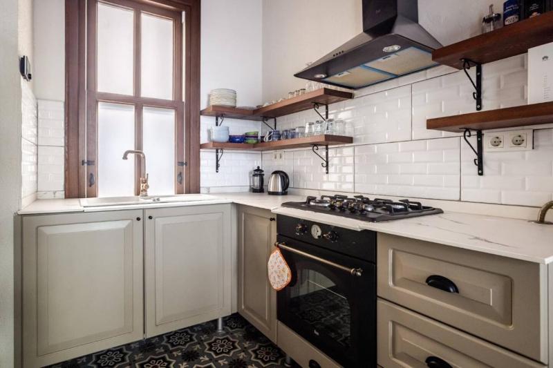 Chic 2BR Retreat House - Heart of Cihangir! #394 - image 4