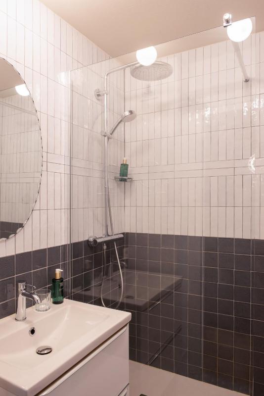 Superior Twin Room with Garden View or Street View image 2