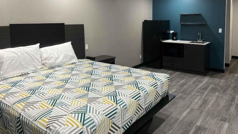 King Room - Disability Access - Non-Smoking image 2