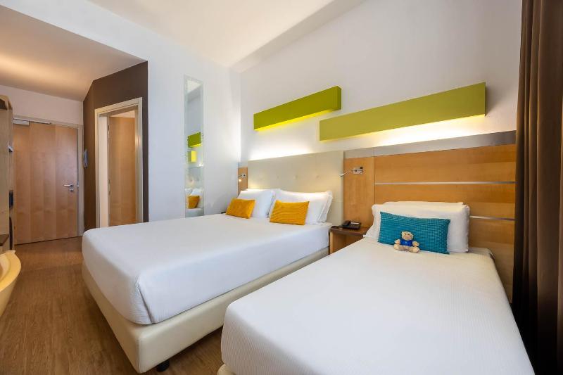 Triple Room image 1