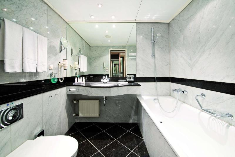 Suite image 3