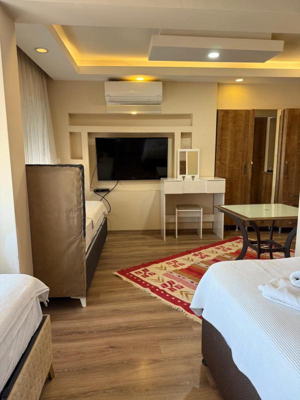 Luxury Quadruple Room image 2