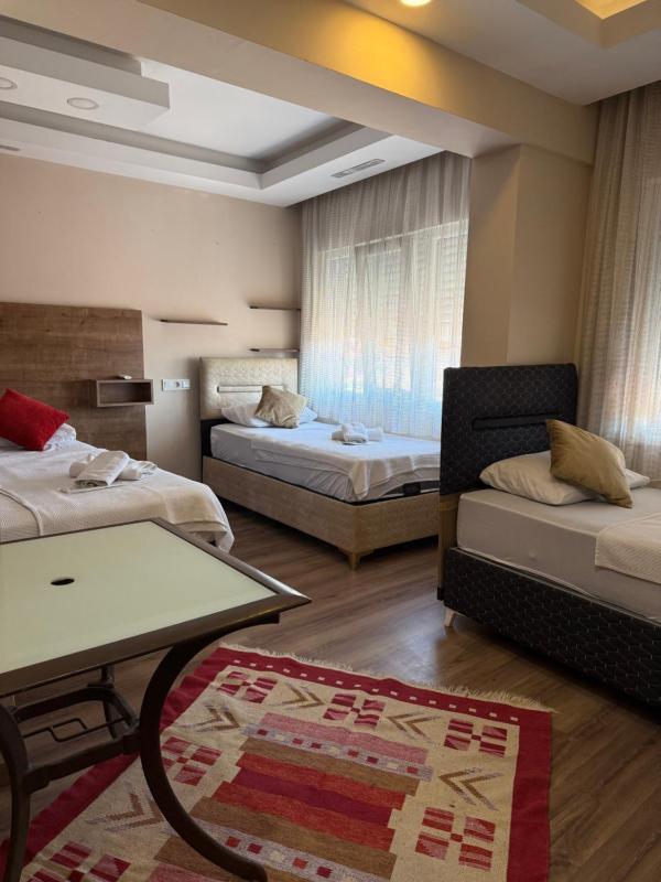 Luxury Quadruple Room image 1