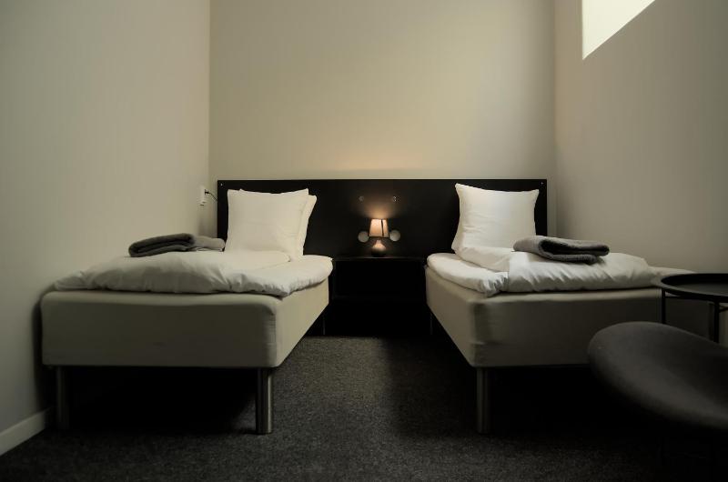 Twin Room with Shared Bathroom - No Window image 1