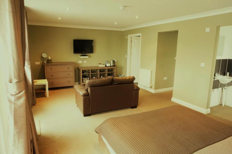 Deluxe Double Room with Balcony and Sea View image 3