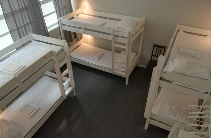 Bed in 8-Bed Mixed Dormitory Room image 4