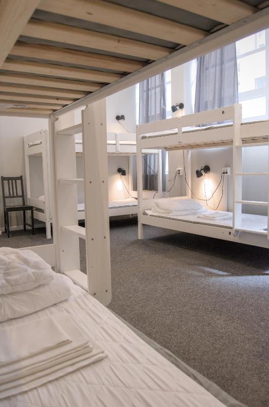 Bed in 8-Bed Mixed Dormitory Room image 1