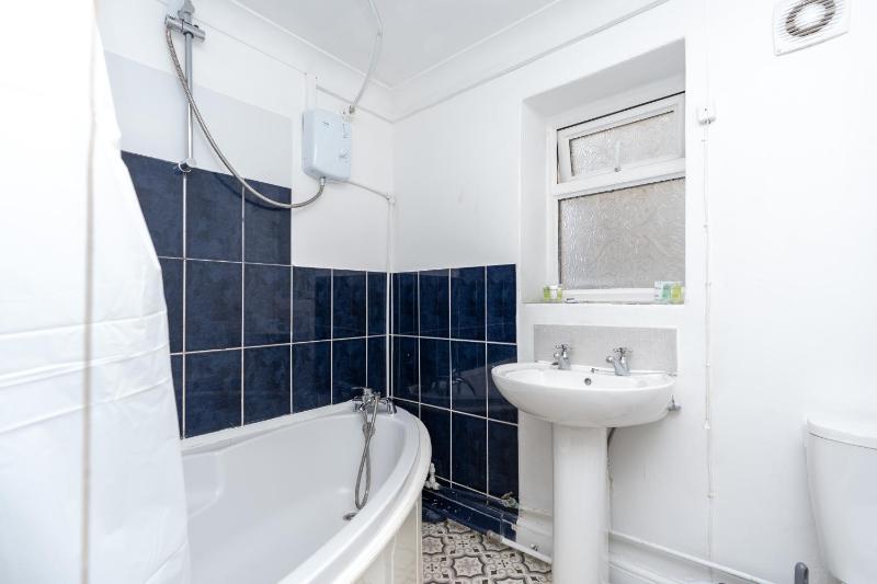 Open Mind Property - Spacious 2 Bedroom Flat - image 15