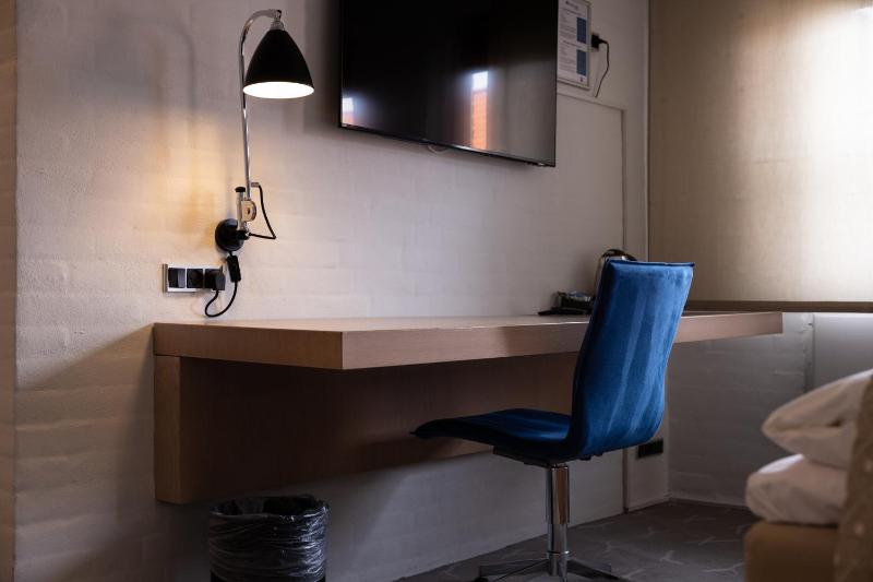 Business Double Room image 4