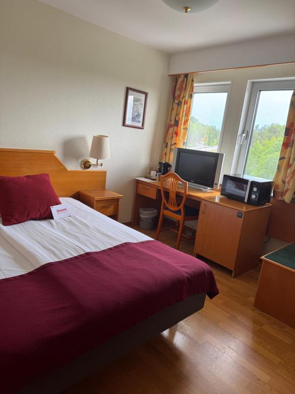 Single Room image 3