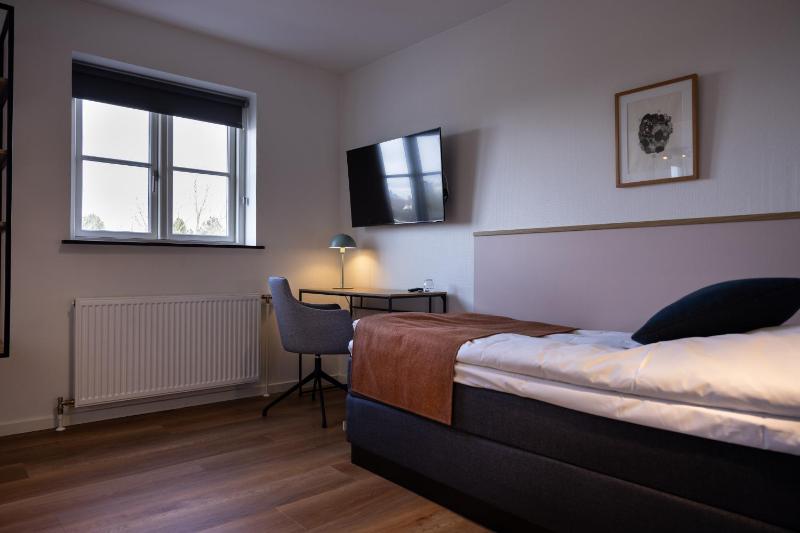 Standard Single Room image 3