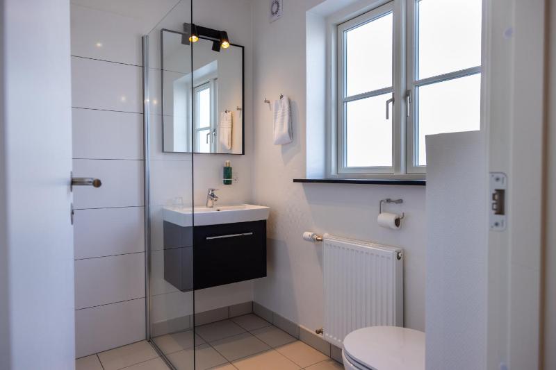Standard Single Room image 4