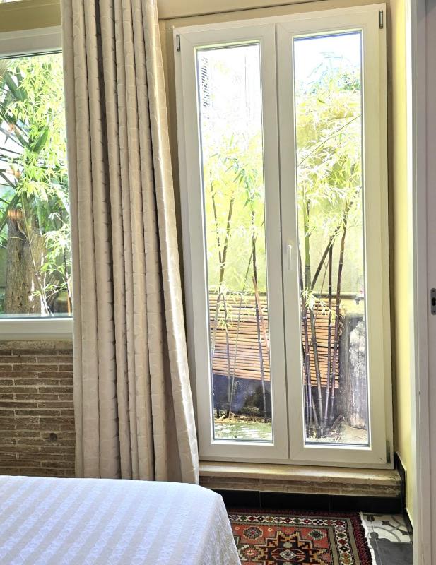 King Room with Garden View image 2