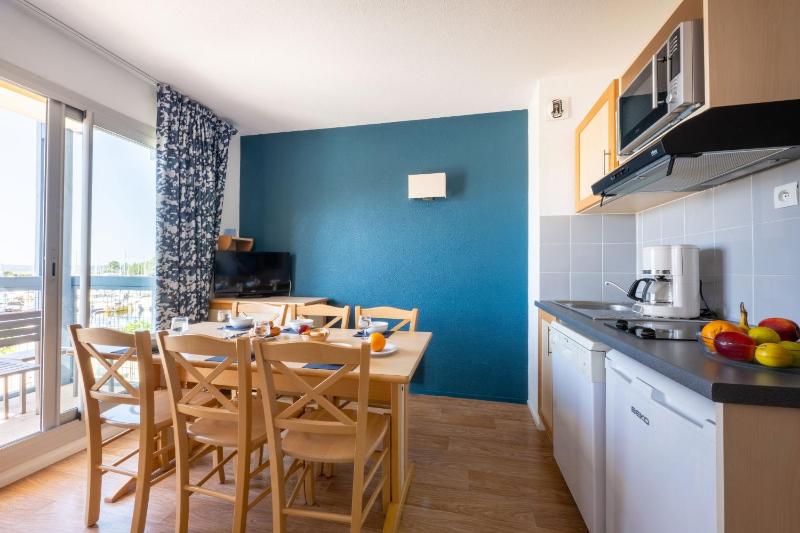 2-Room Cabin - 4/6 People image 1