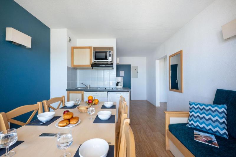 2-Room Cabin - 4/6 People image 3