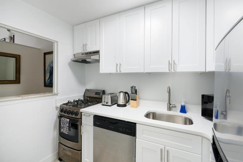 Amazing Apartment for 2 1 Bed 1 Bath - image 9