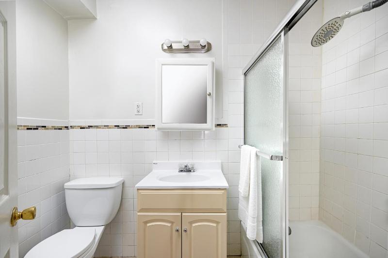 Prime Upper west Side Location 1 Bedroom Apt - image 7