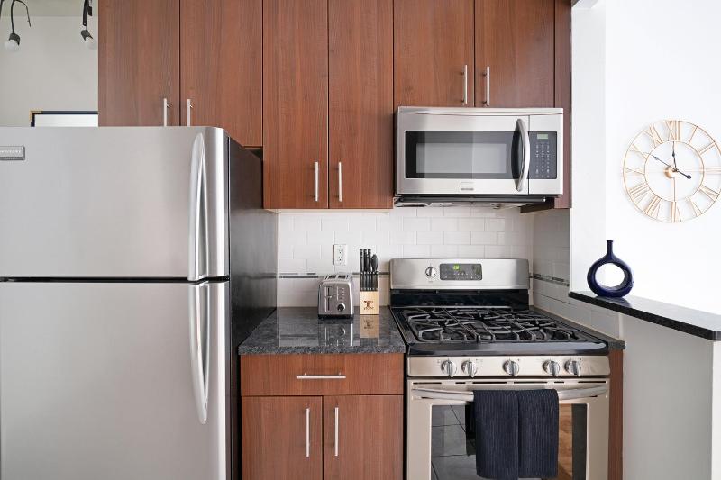 Prime Upper west Side Location 1 Bedroom Apt - image 9
