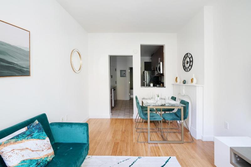 Contemporary 1 Bedroom Apartment in NYC - image 3