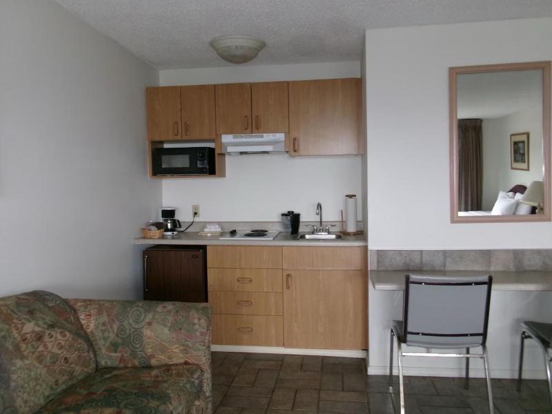Seahorse Oceanfront Lodge - image 45
