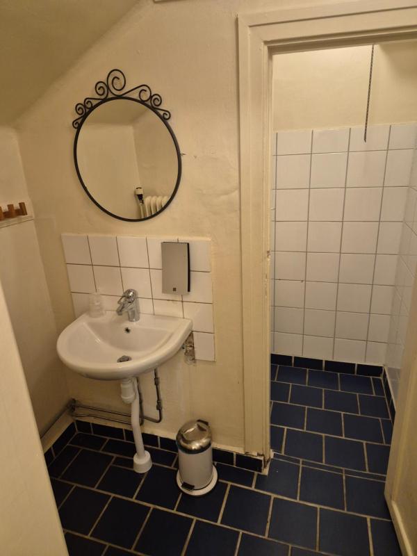 Family Room image 3