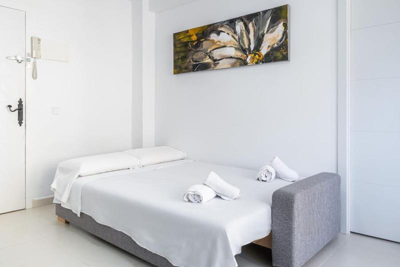 Javea Vibes - Bright Modern & Beach-Ready - image 2