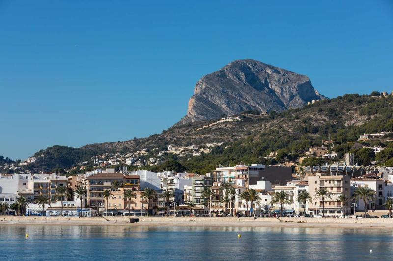 Javea Vibes - Bright Modern & Beach-Ready - image 14