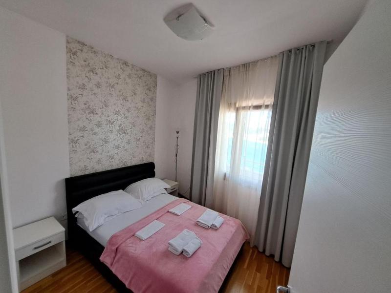 Two-Bedroom Apartment with Terrace and Sea View image 3