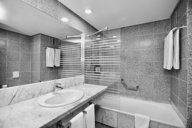 Standard Single Room image 4
