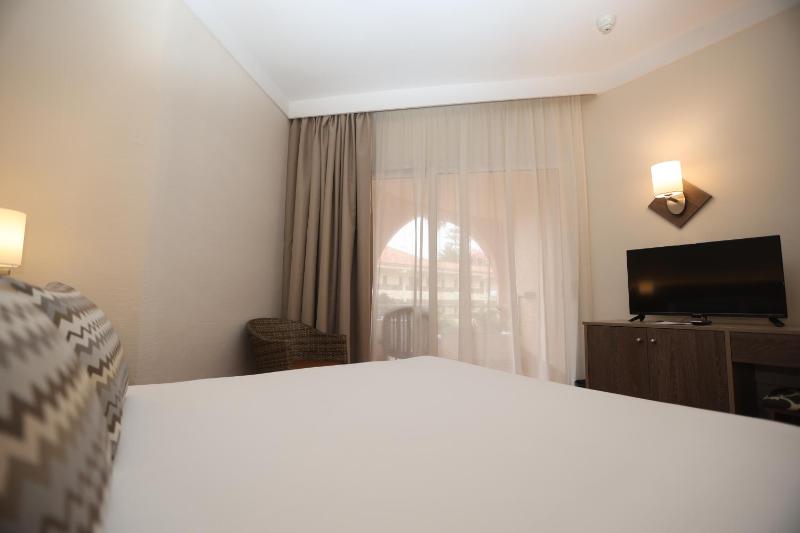 Standard Single Room image 3