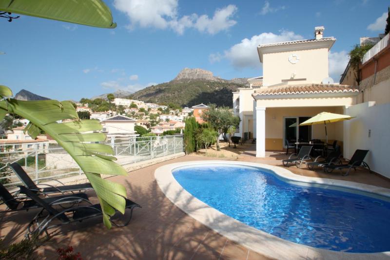 Canuta Mar 14- two story holiday home villa in Calpe - image 1