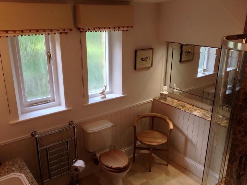 Deluxe Double Room with Shower image 3